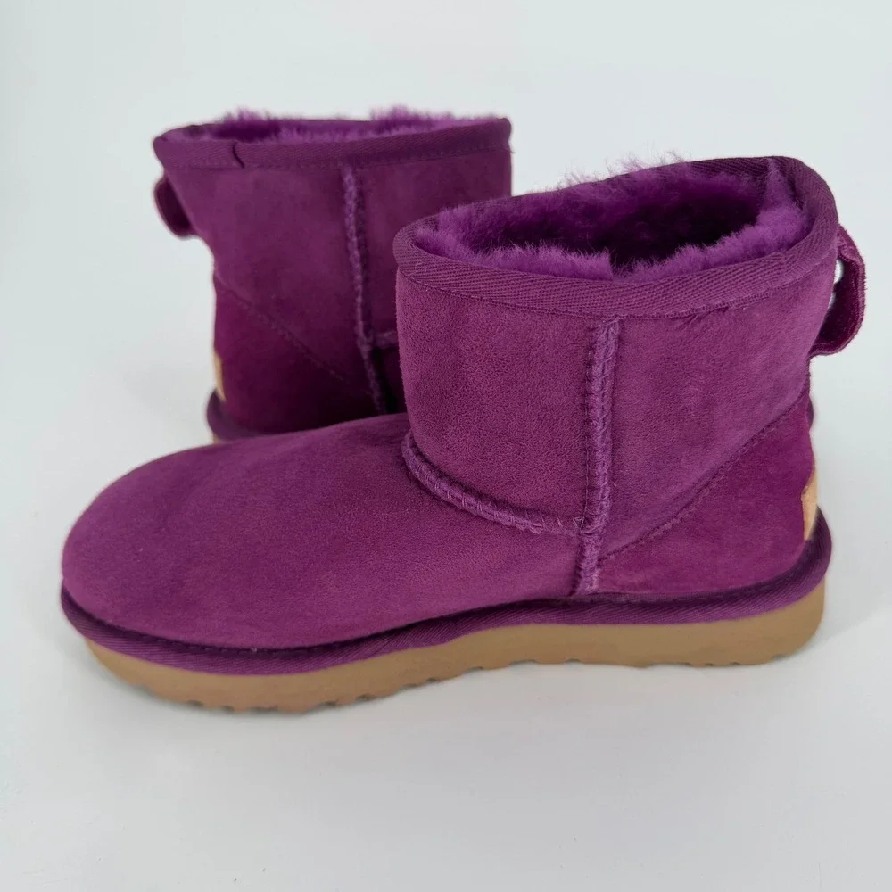 UGG size lightly